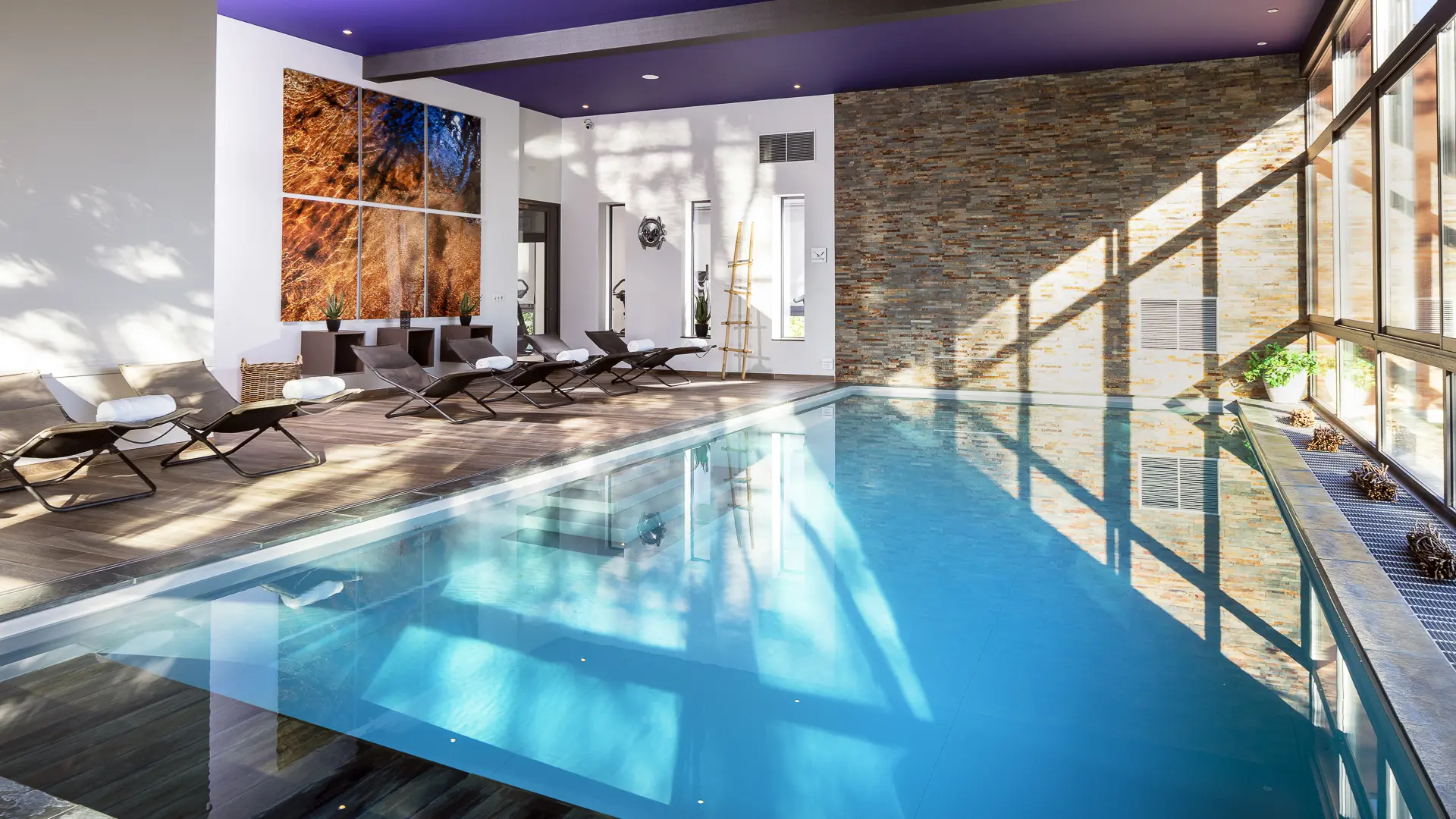 PISCINE INTERIEURE
