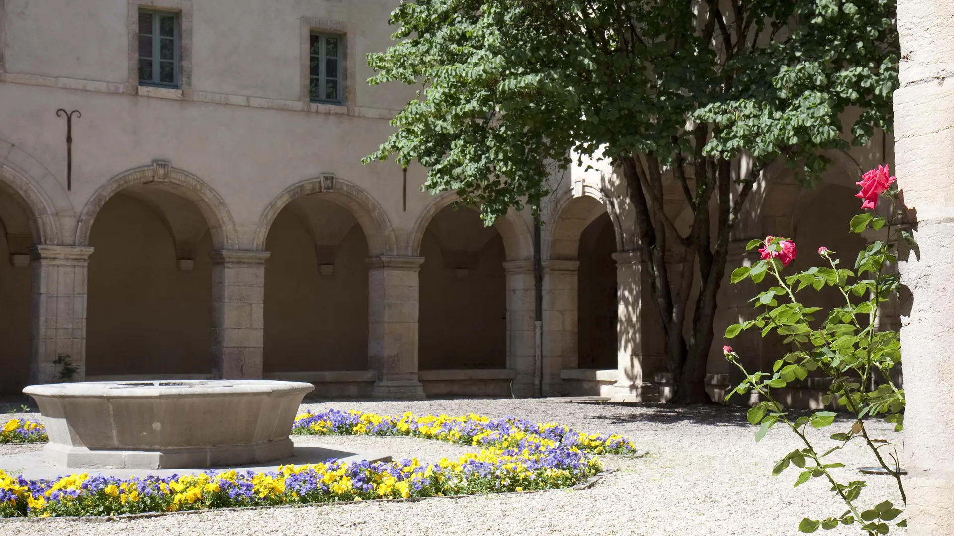 Cloître des Bernardines