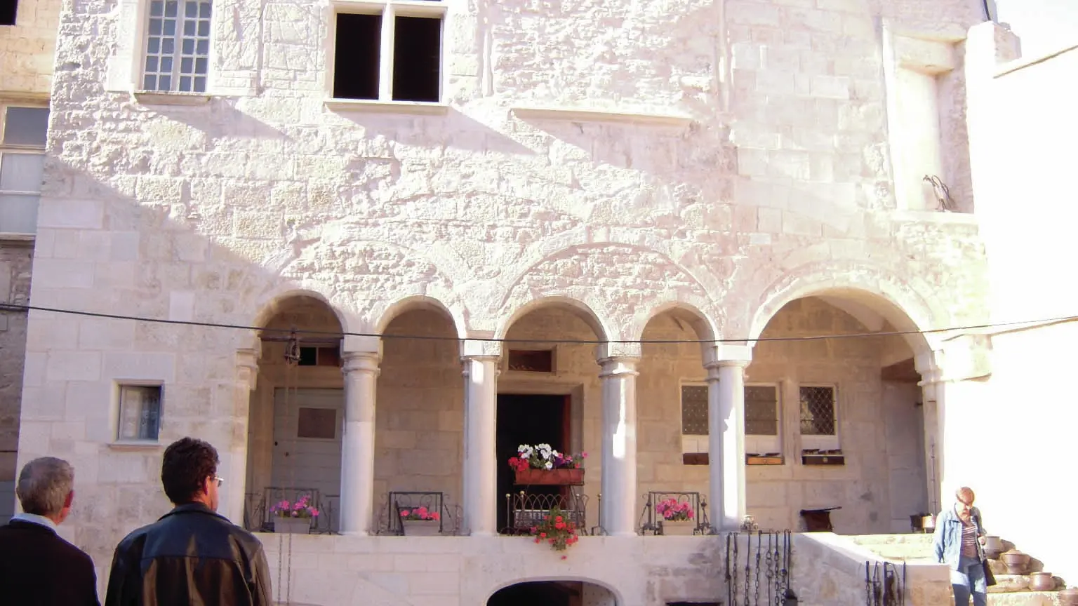 2-ANCIEN COLLEGE DES JESUITES DU XVIème AUJOURD'HUI MAISON FORTE