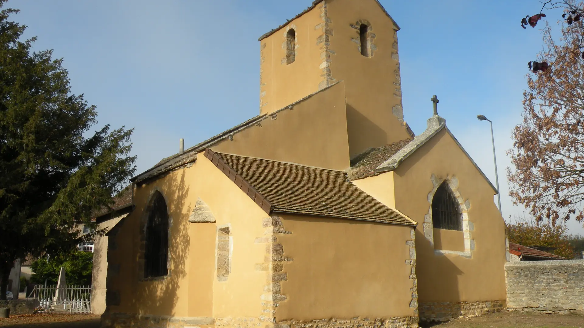 Chevet de l'église de Charrecey