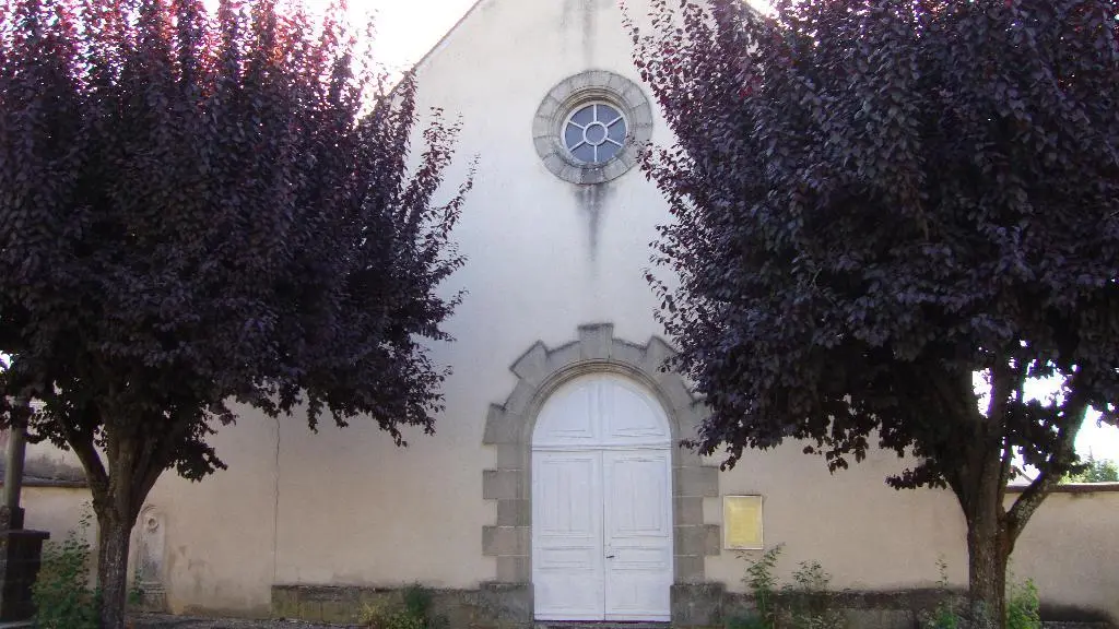 Façade principale de l'église de Sampigny-lès-Maranges