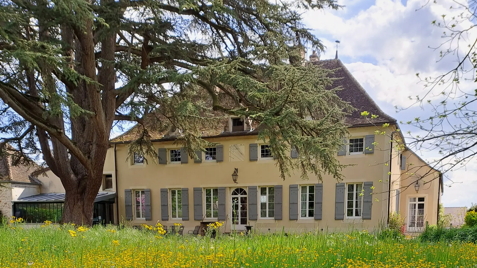 Les granges, côté parc