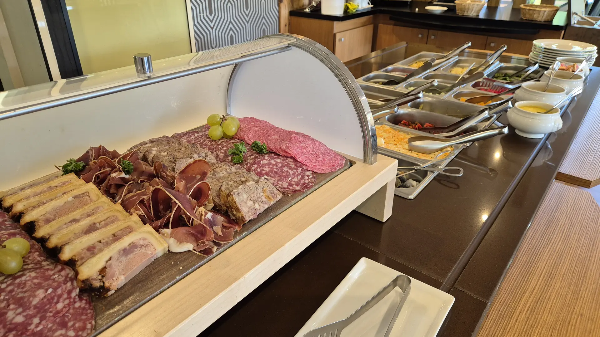 La Ferme aux Vins restaurant Beaune Buffet du jour midi