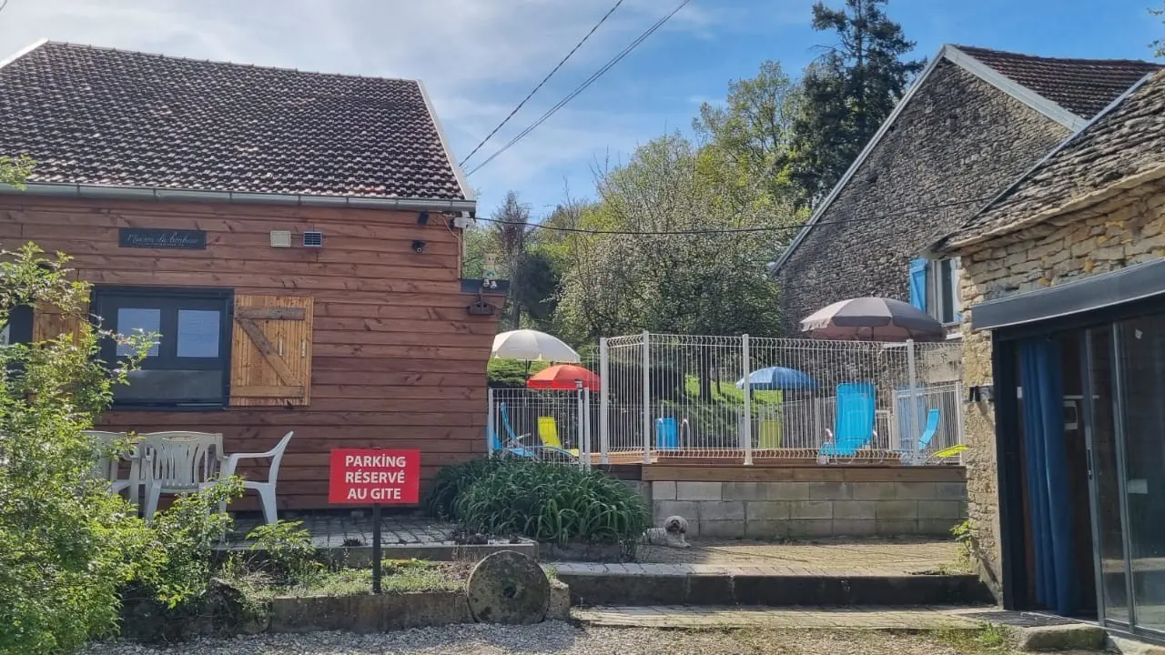 21bc8448-b9d4-4d27-bef5-192bb8f49404