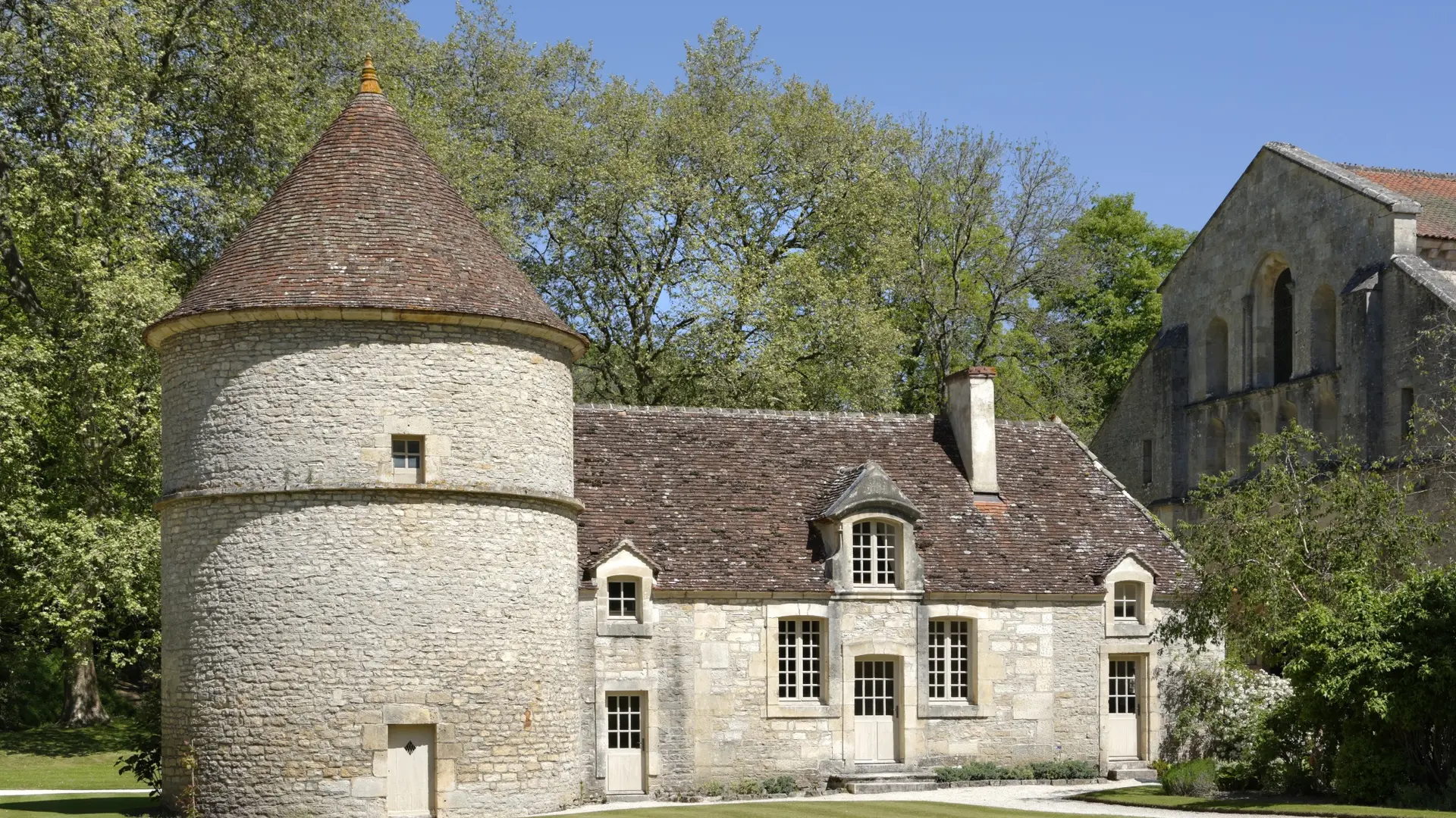 Colombier Abbaye de Fontenay