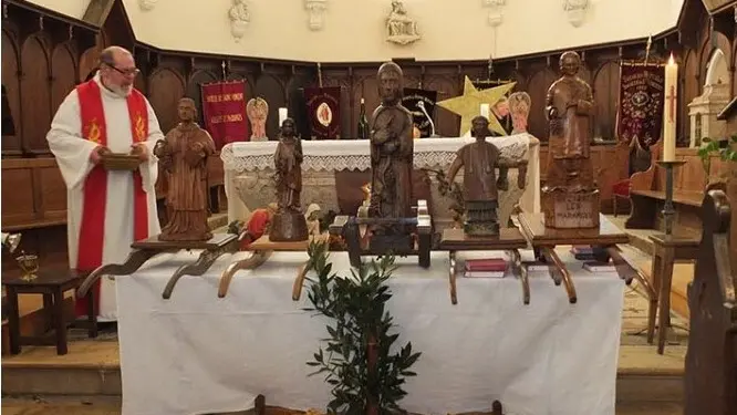 Bénédiction après la messe de la Saint-Vincent par le père Dessendre