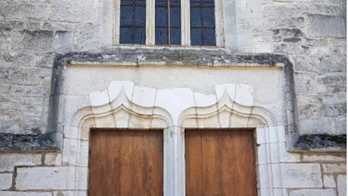 Demigny (71) Façade principale de l'église gothique