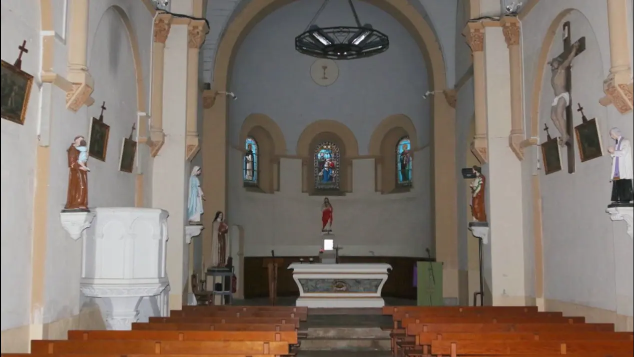 Eglise de Farges-lès-Chalon église nef et choeur
