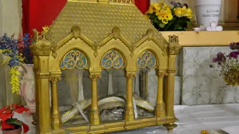 Reliquaire de saint Senoch église de Sassenay