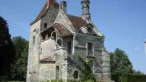 CHATEAU DE SAINT- LOUP-NANTOUARD_8