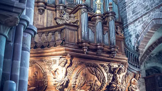 BUFFET D'ORGUE DE LA BASILIQUE SAINT-PIERRE_1