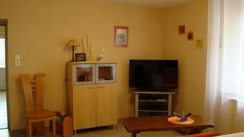 MEUBLÉ LA VIE EST BELLE- salon