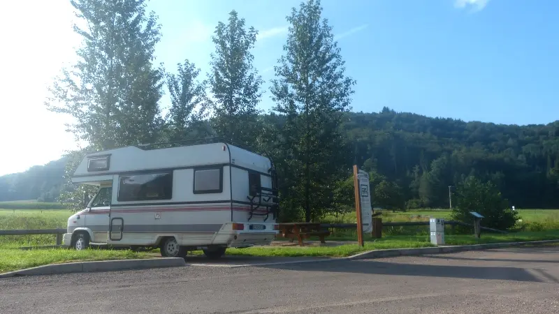 AIRE D'ACCUEIL DE CAMPING-CARS DE ST BRESSON_1