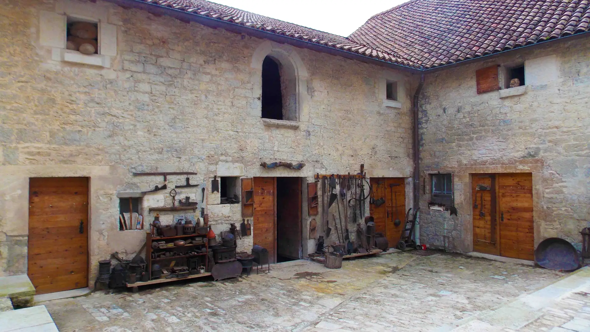 MAISON FORTE DE MONTBOZON_5