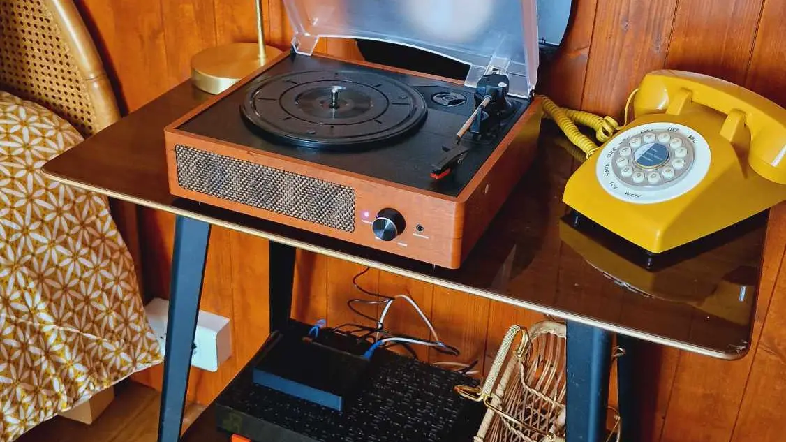 tourne disque et tel fixe