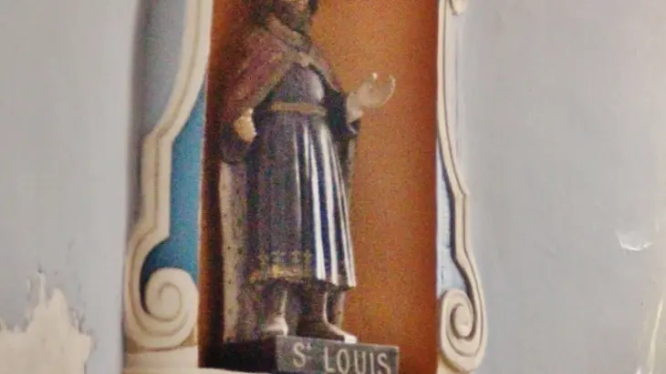 Charrecey statue baroque (XVIIIe) de Saint Louis niche à coquille