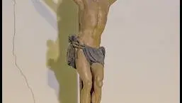 Christ en croix bois sculpté et peint
