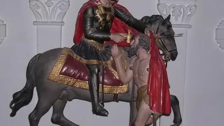 Statue de La Charité Saint Martin