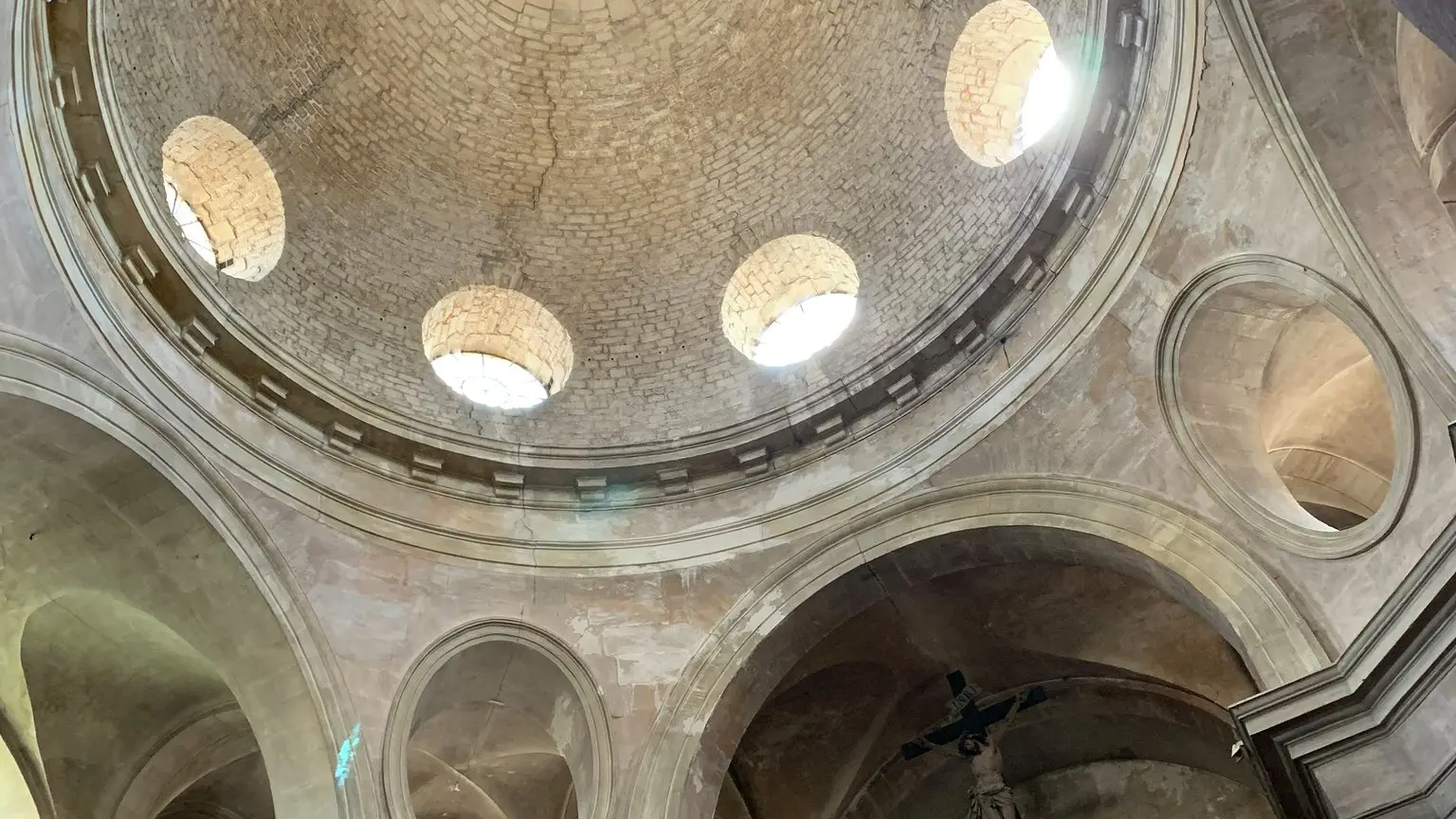 Coupole de la nef à 8 oculi