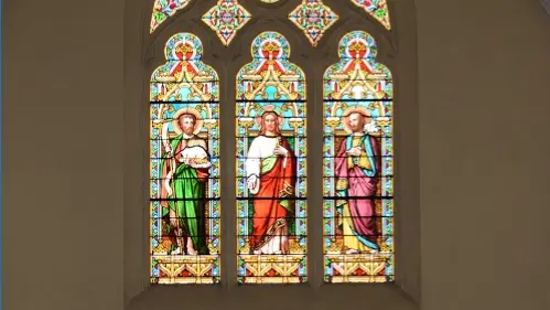 Vitrail de l'église de Marnay
