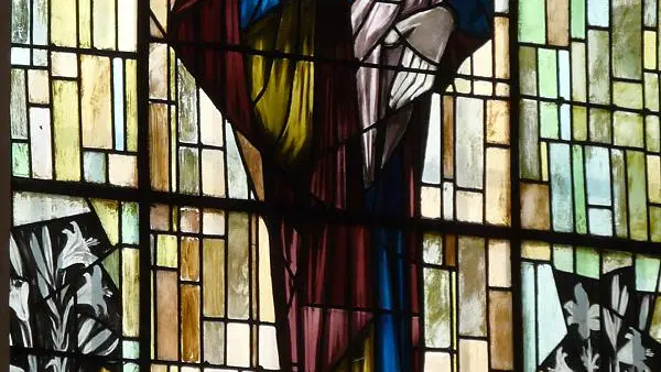 Vitrail Vierge à l'Enfant (XXe) église Saint- Pierre de Chalon
