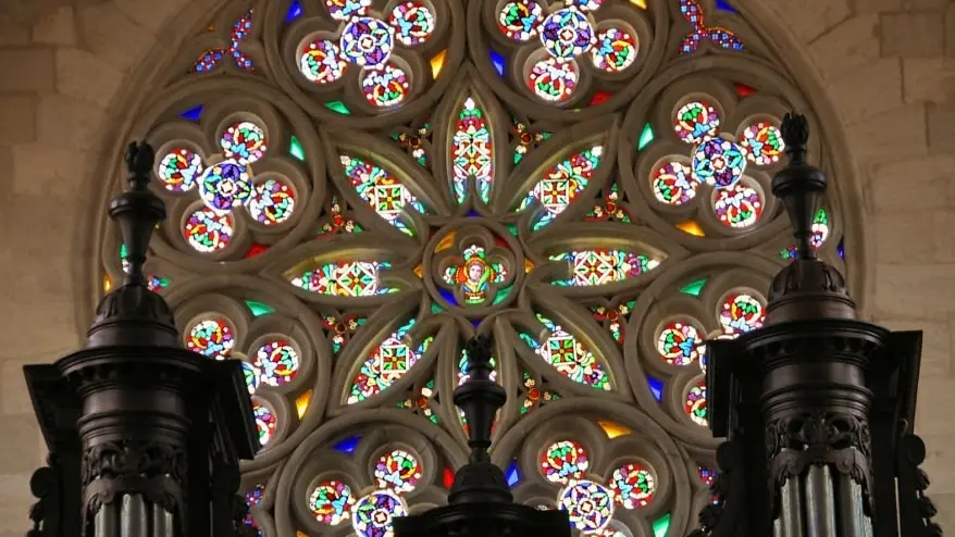 Rosace et orgue de tribune