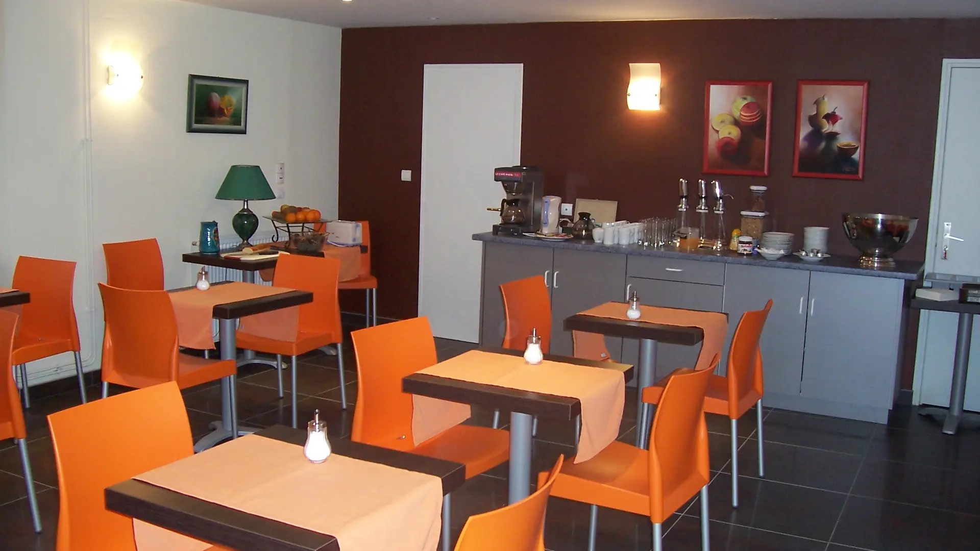 salle petit dejeuner