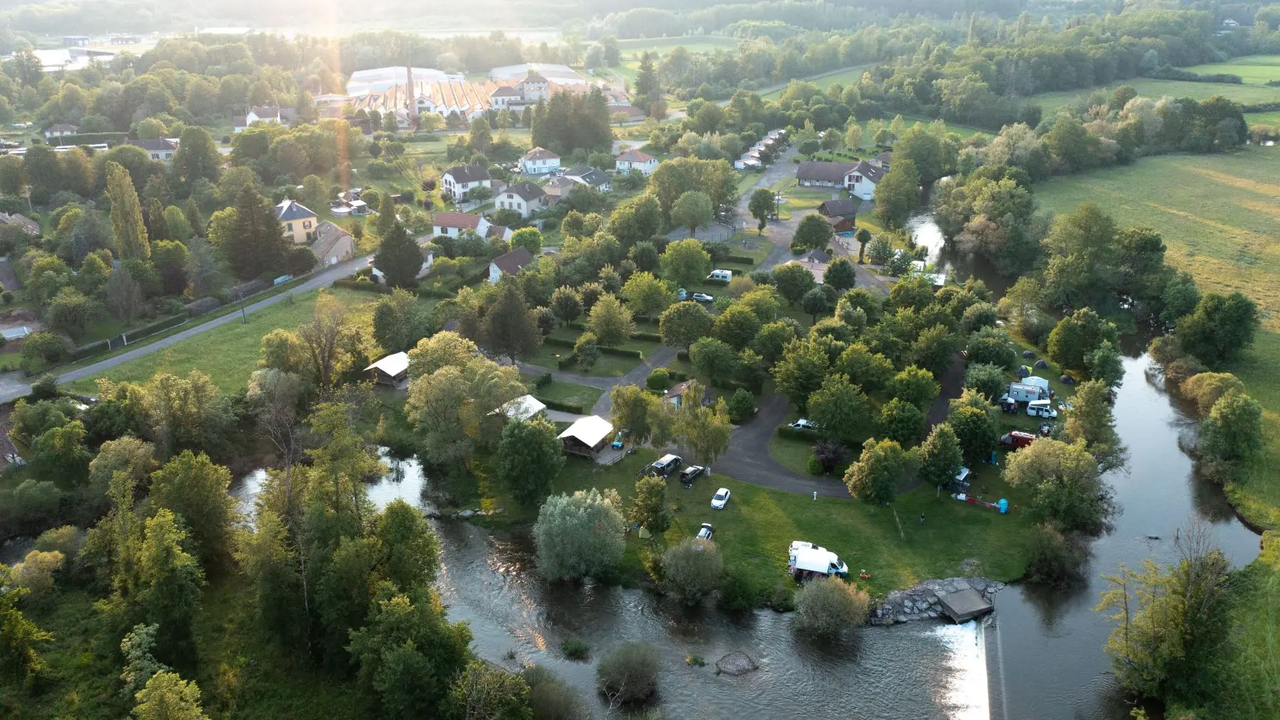 CAMPING vue aérienne