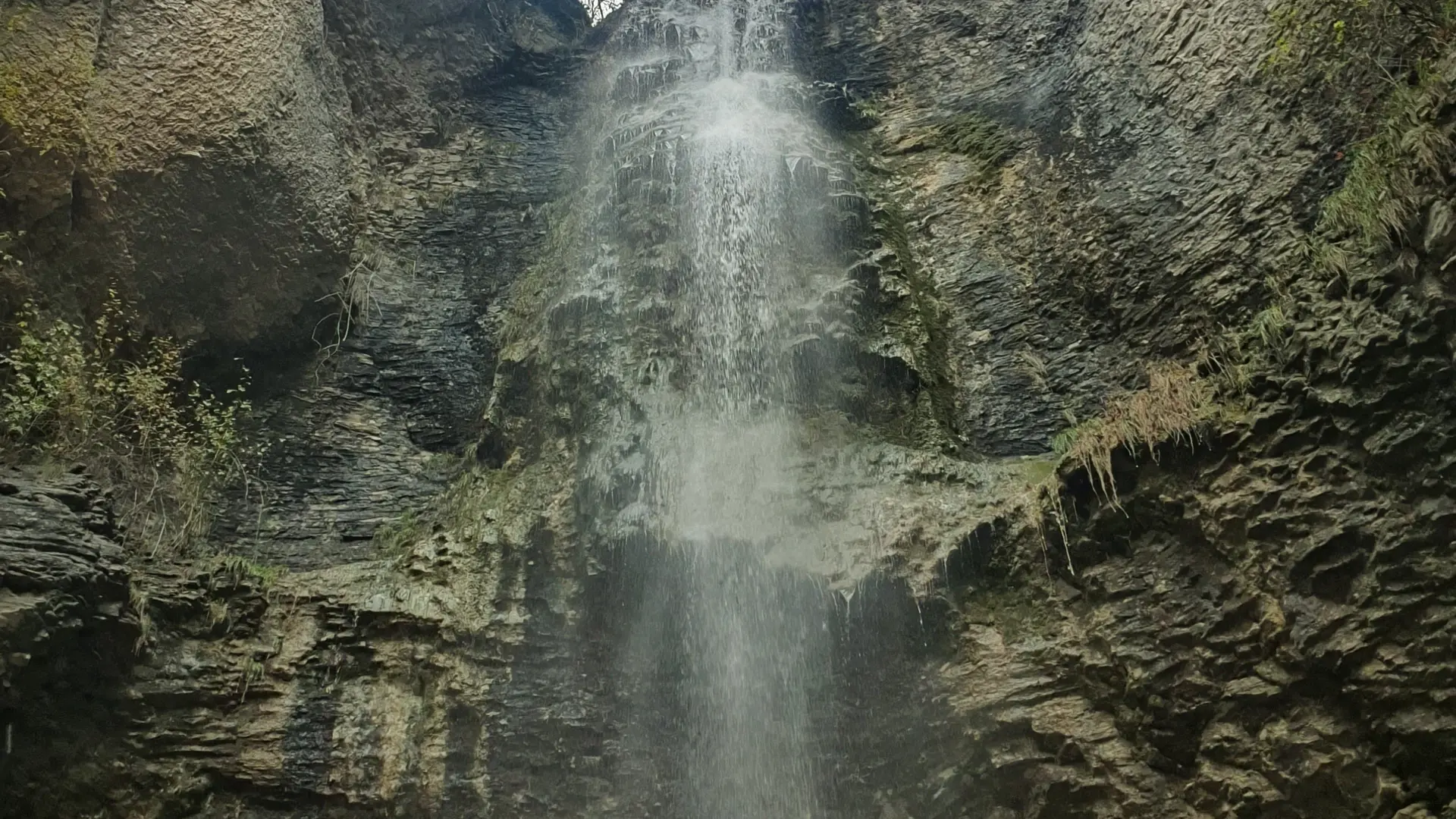 Cascade bout du monde -3