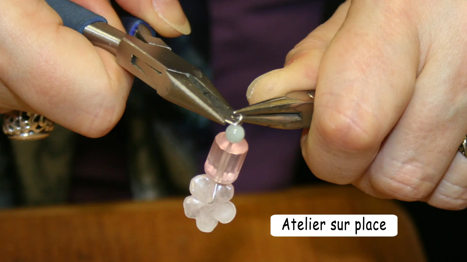 Chalon---Atelier-Bijou-Creatif---2019---Collier-Qrose-et-jademontage