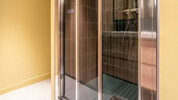 Chalon - L'Emeraude - Douche