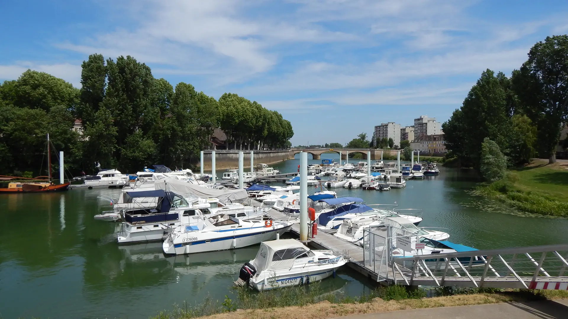 Chalon-sur-Saone-port-de-plaisance-navigation-fluvial-bateau-OT (63)