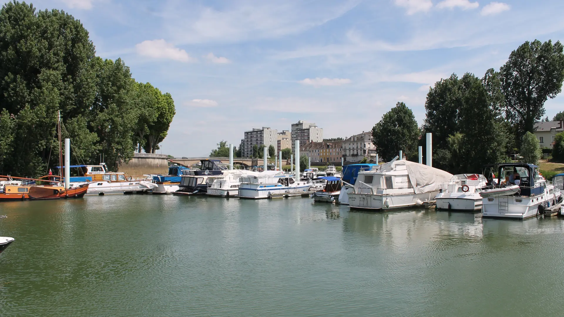 Chalon-sur-Saone-port-de-plaisance-navigation-fluvial-bateau-OT (14)