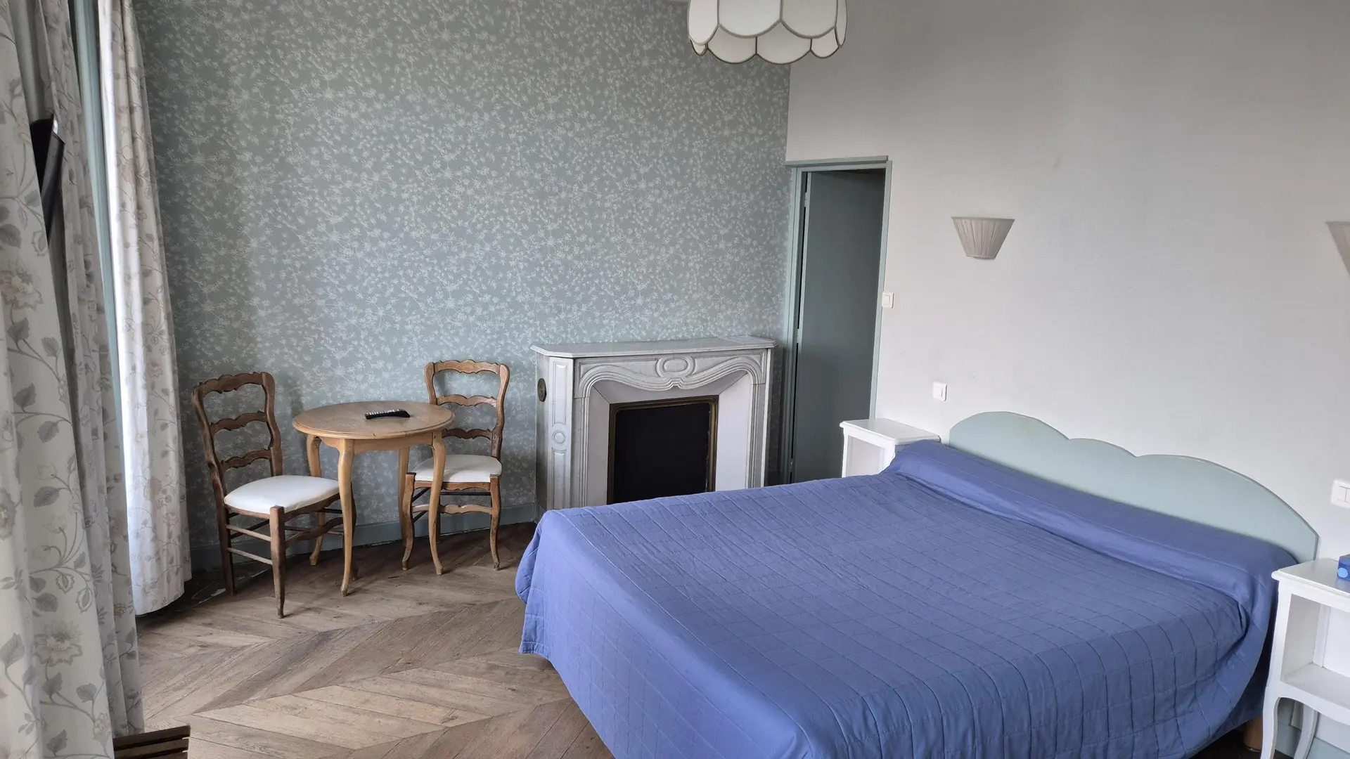 Chambre 32 Vue Saône