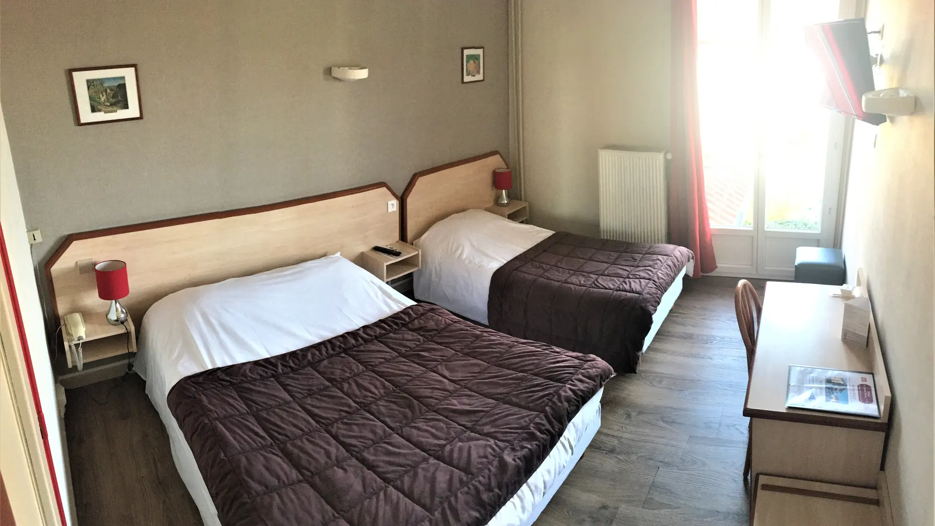 Chambre-triple-Hotel-Le-St-Remy-Chalon-Sur-Saone
