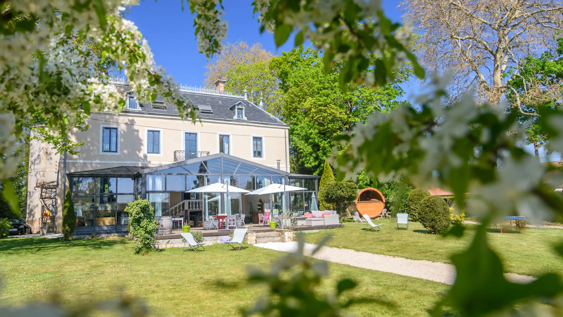 CHATEAU VUE ARRIERE