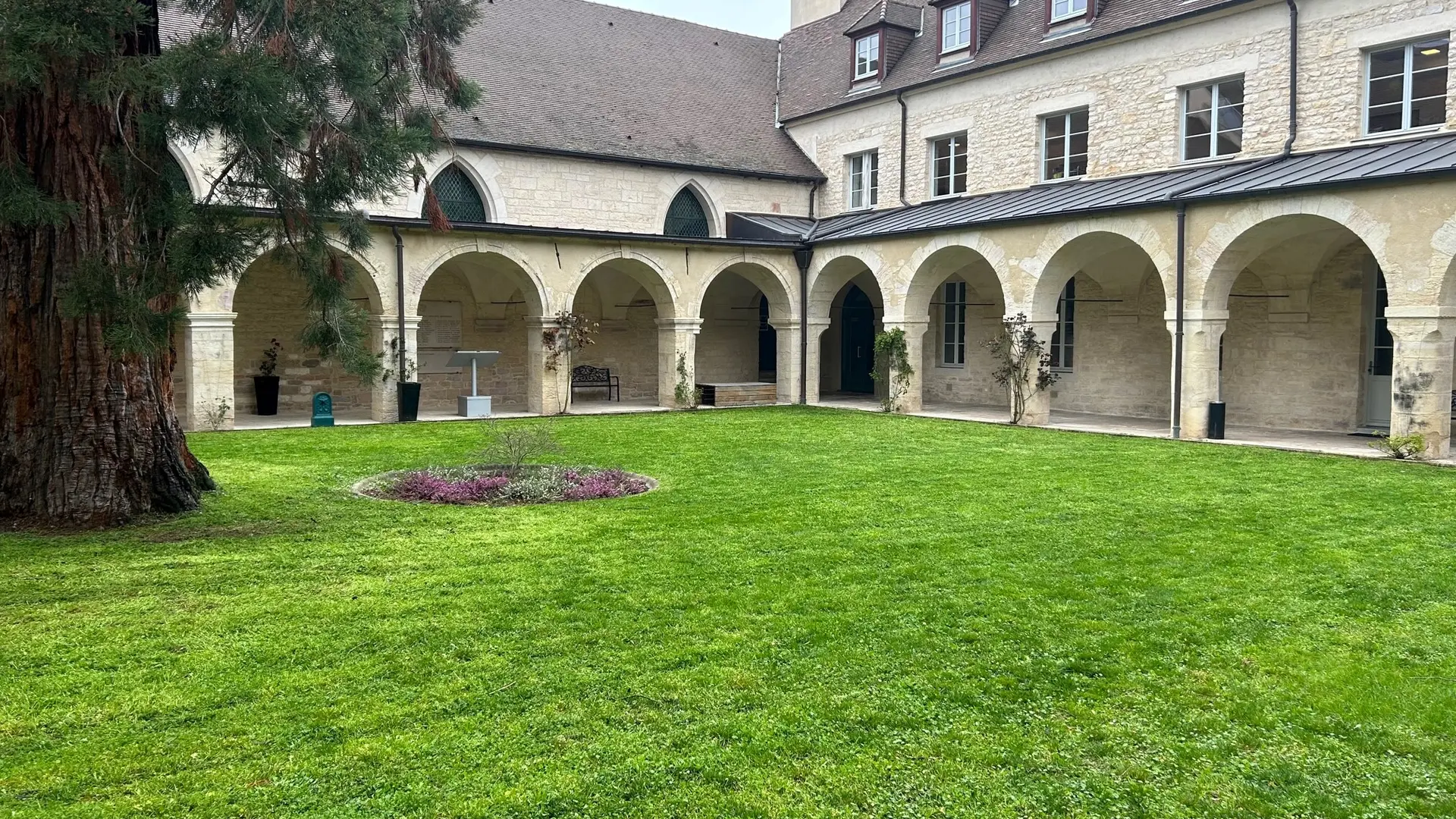 Cloitre Cordeliers-1