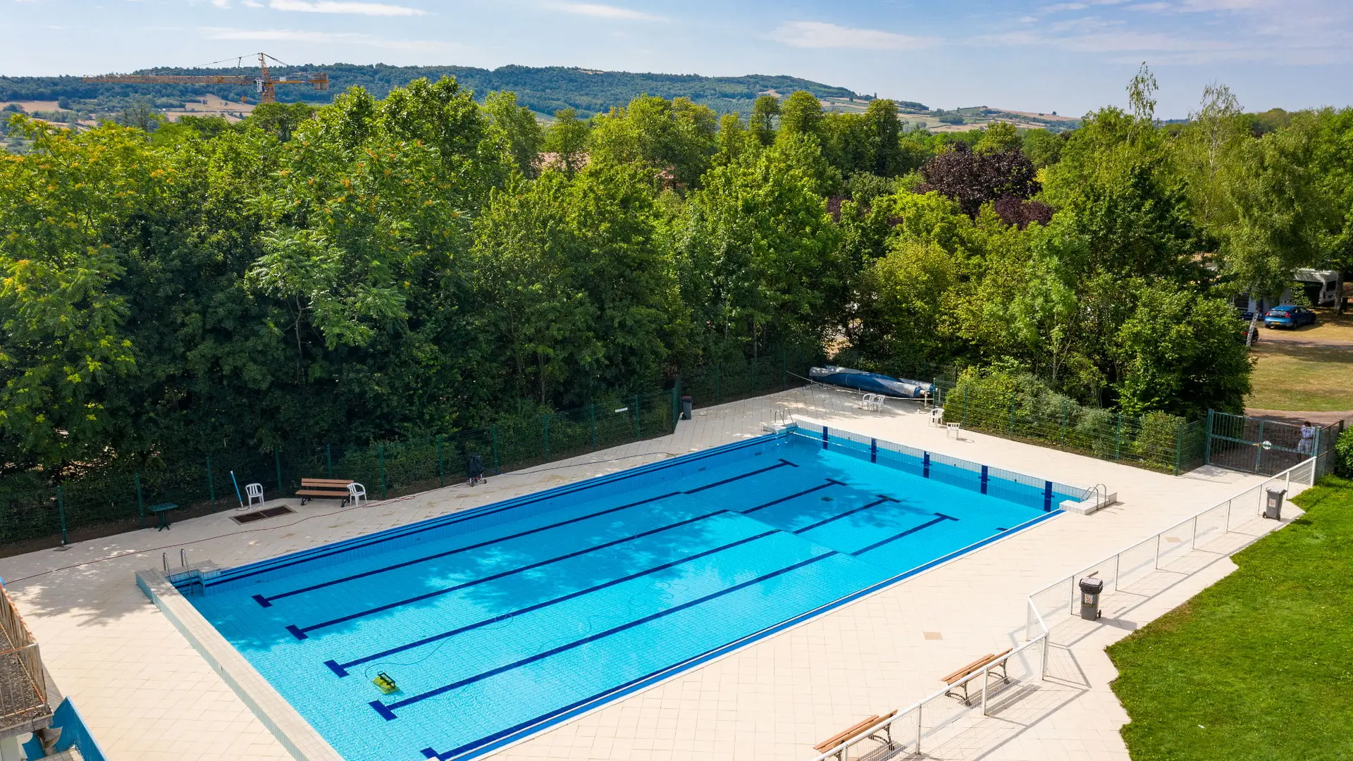 Piscine municipale attenante au camping