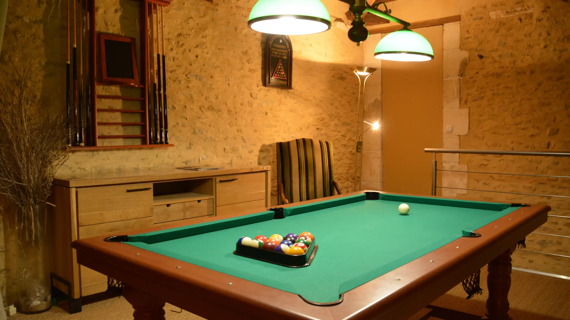 Billard des Granges du Château de Ribourdin - Gîte d'Exception à Auxerre