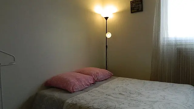 chambre 1 lit 140