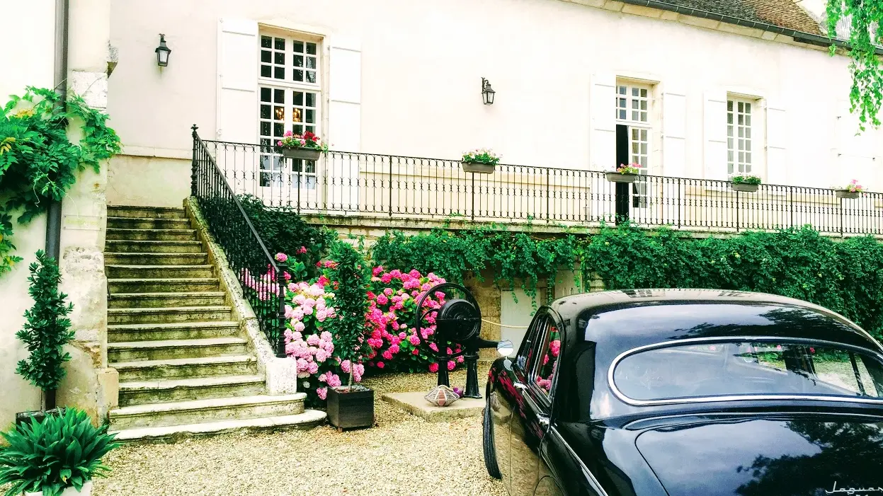 Domaine Pont Juillet - batiment principal entree