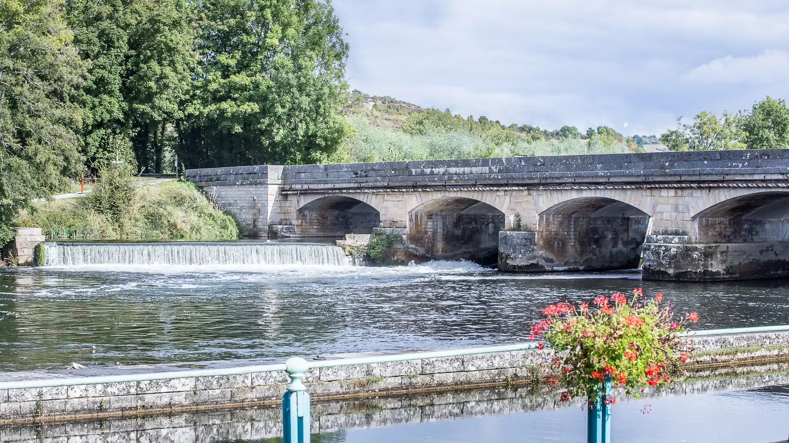 Entre-canal-et-vignes-Yonne