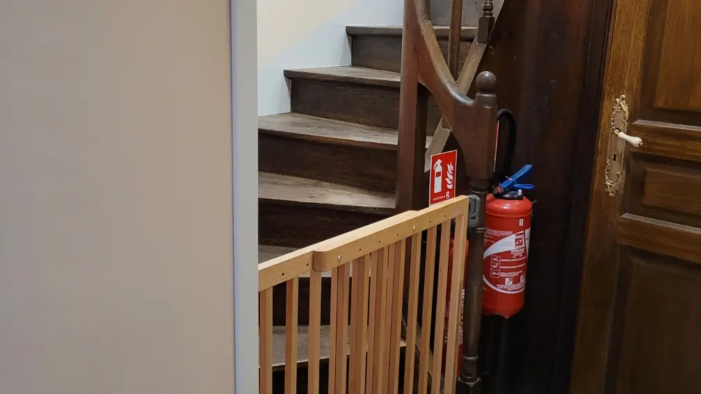 Escalier accès 1er Etge