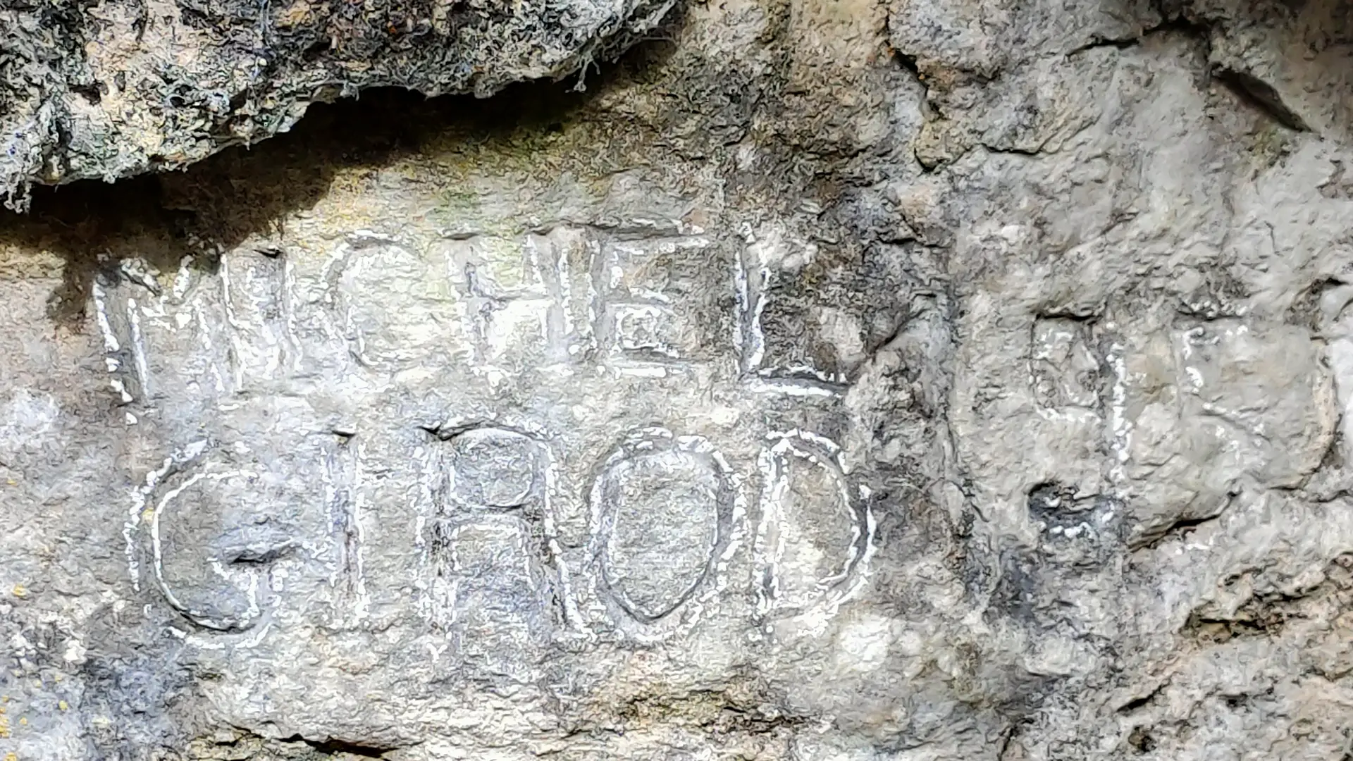 Fontaines - Carrières de Fontaines - Inscription lapidaire (1)