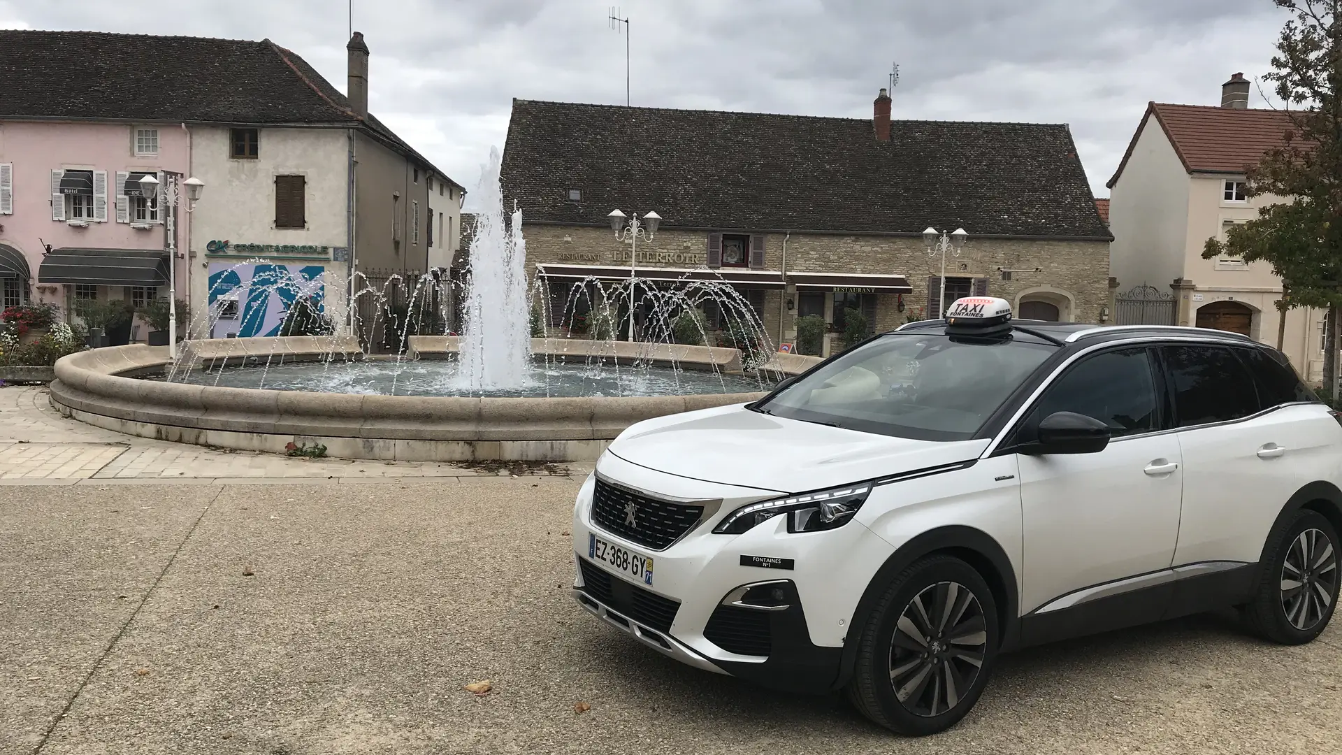 Fontaines---Taxi-de-Fontaines---2019--5--2