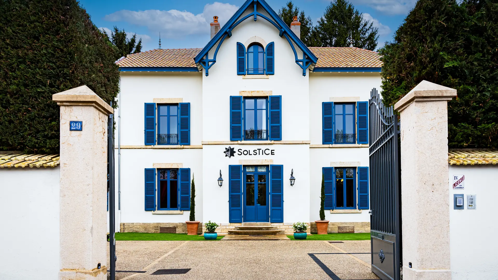 Facade 03