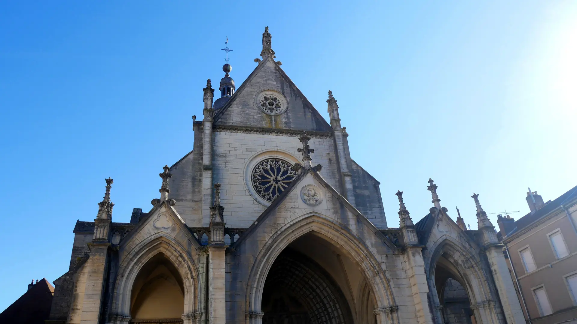 Facade Basilique ©OT Val de Gray