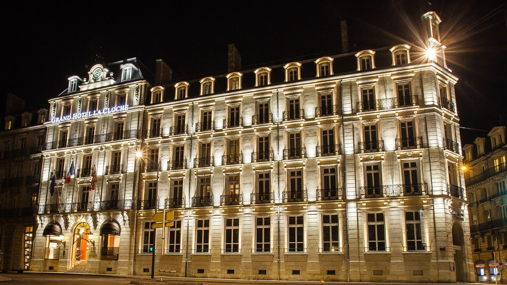 Façade Grand Hôtel La Cloche
