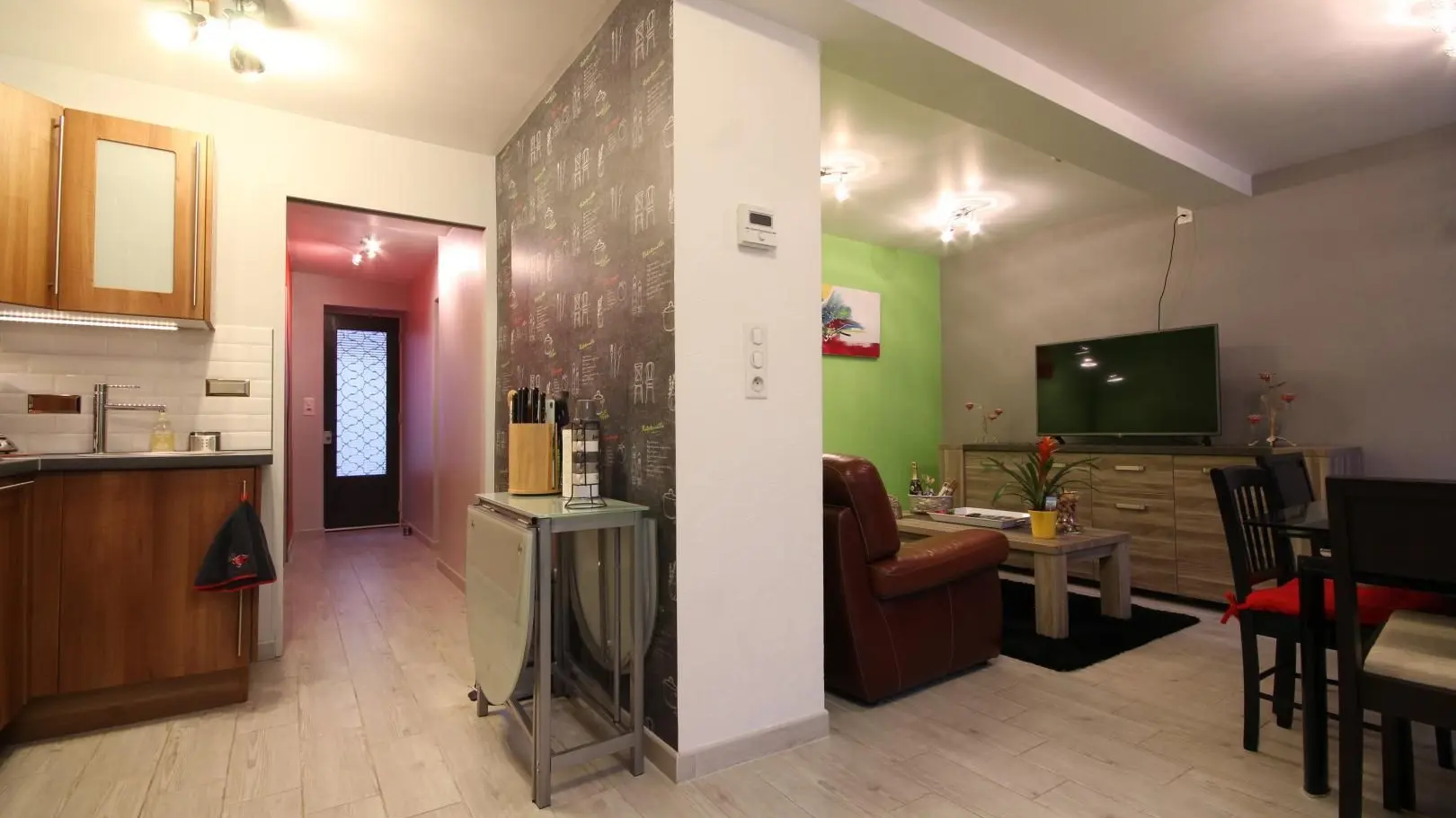 5cuisine et séjour depuis l'entrée5_7