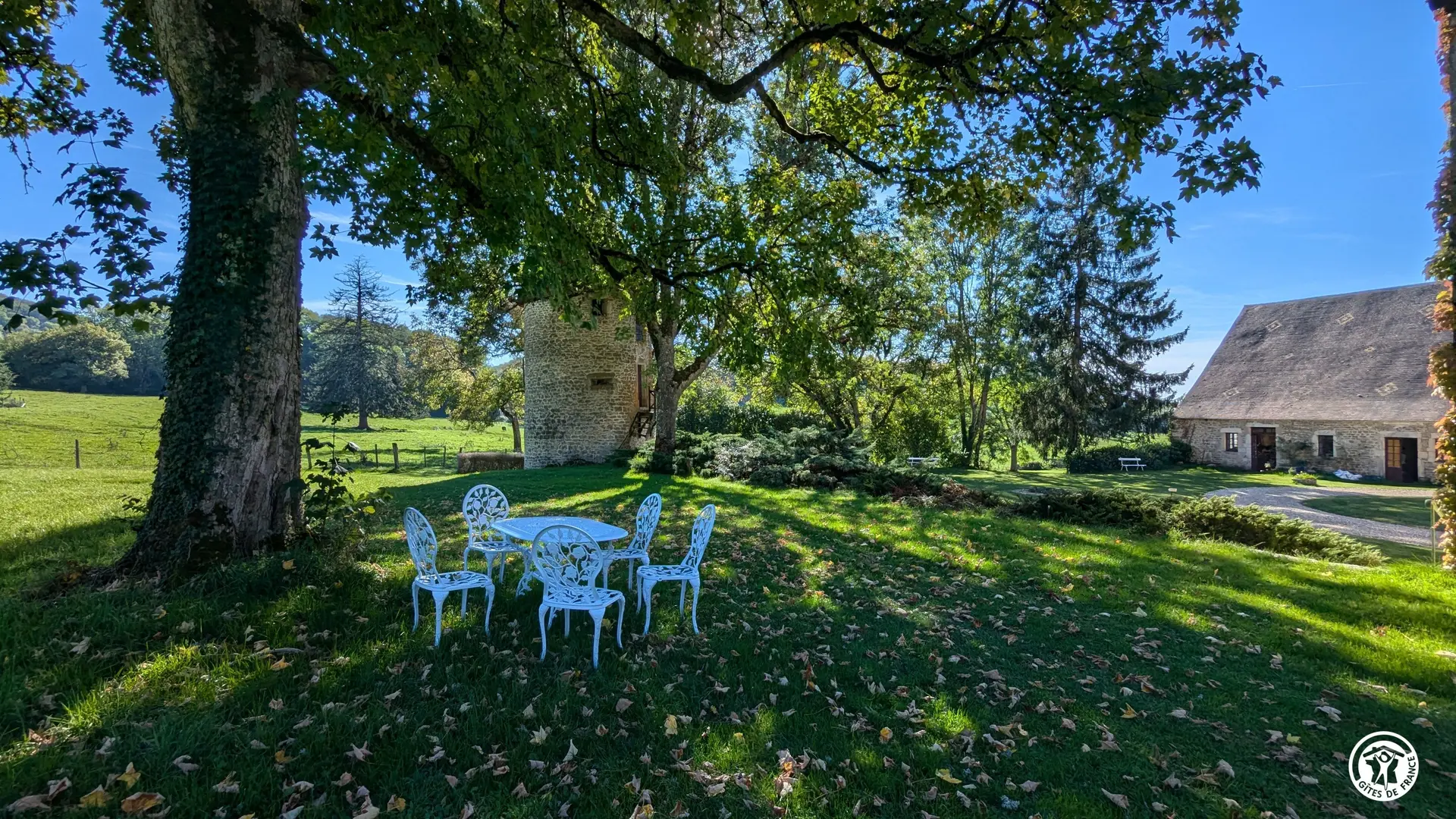 Gîtes du Marquis et de la Marquise- Château de Coraboeuf_1